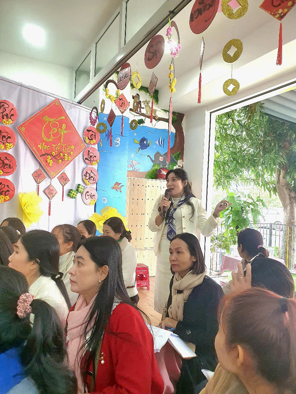 Đón tiếp đoàn đại biểu tham quan lớp MNĐL Hoa Trí Tuệ 8 z6223658374790 4d9875fae45a3642f3b71d2f0aa2a314