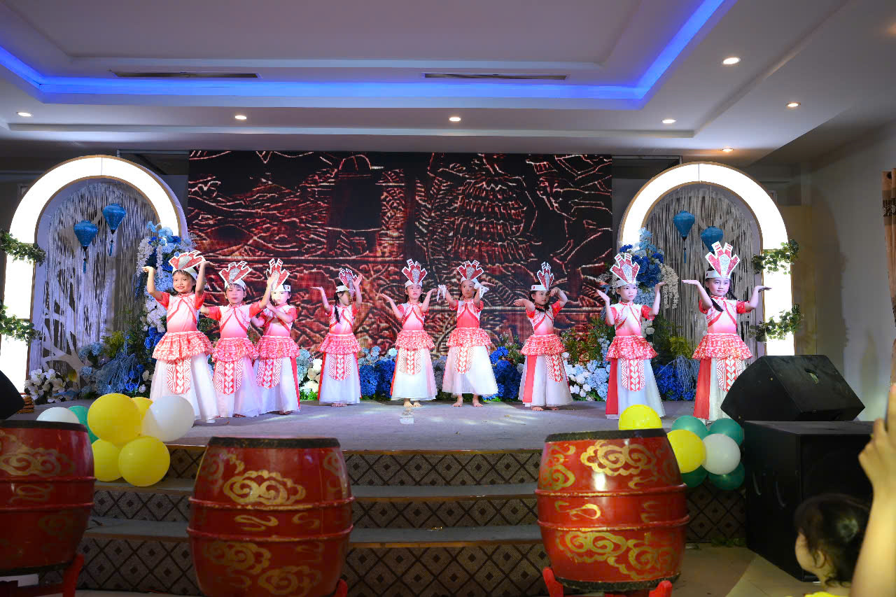 VĂN NGHỆ"GIAI ĐIỆU QUÊ HƯƠNG LẦN 2'' 3 z6826335920478 e4c9c83d41eb09e10e003e659d65a412