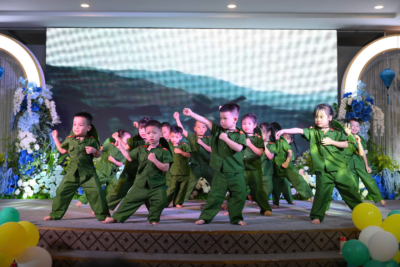 VĂN NGHỆ"GIAI ĐIỆU QUÊ HƯƠNG LẦN 2'' 8 z6826335921377 84af0c2c4867c4227040742a56c0d101