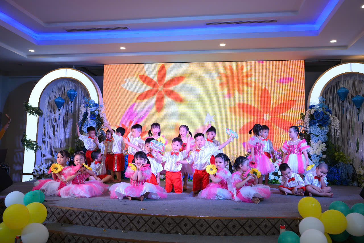 VĂN NGHỆ"GIAI ĐIỆU QUÊ HƯƠNG LẦN 2'' 6 z6826335982329 e7a9417298de93ddc3954f6cea28d1e0