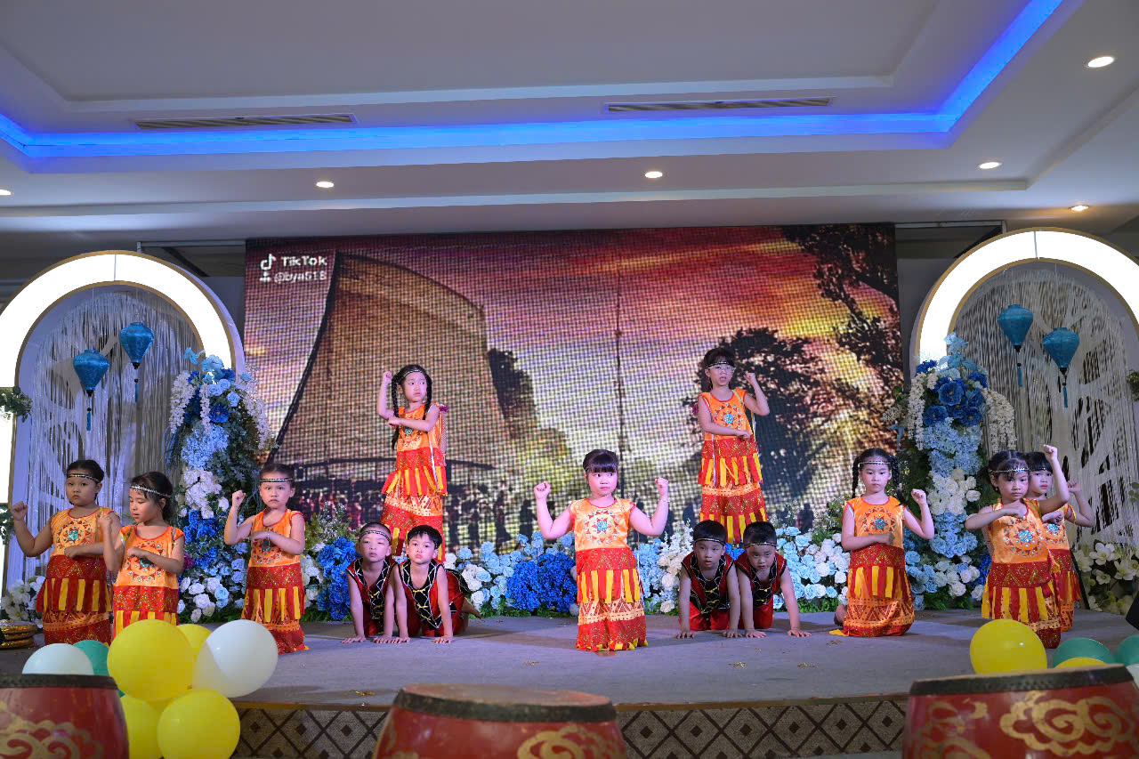 VĂN NGHỆ"GIAI ĐIỆU QUÊ HƯƠNG LẦN 2'' 11 z6826335989967 0098ee77b001c62880c94287ea443728
