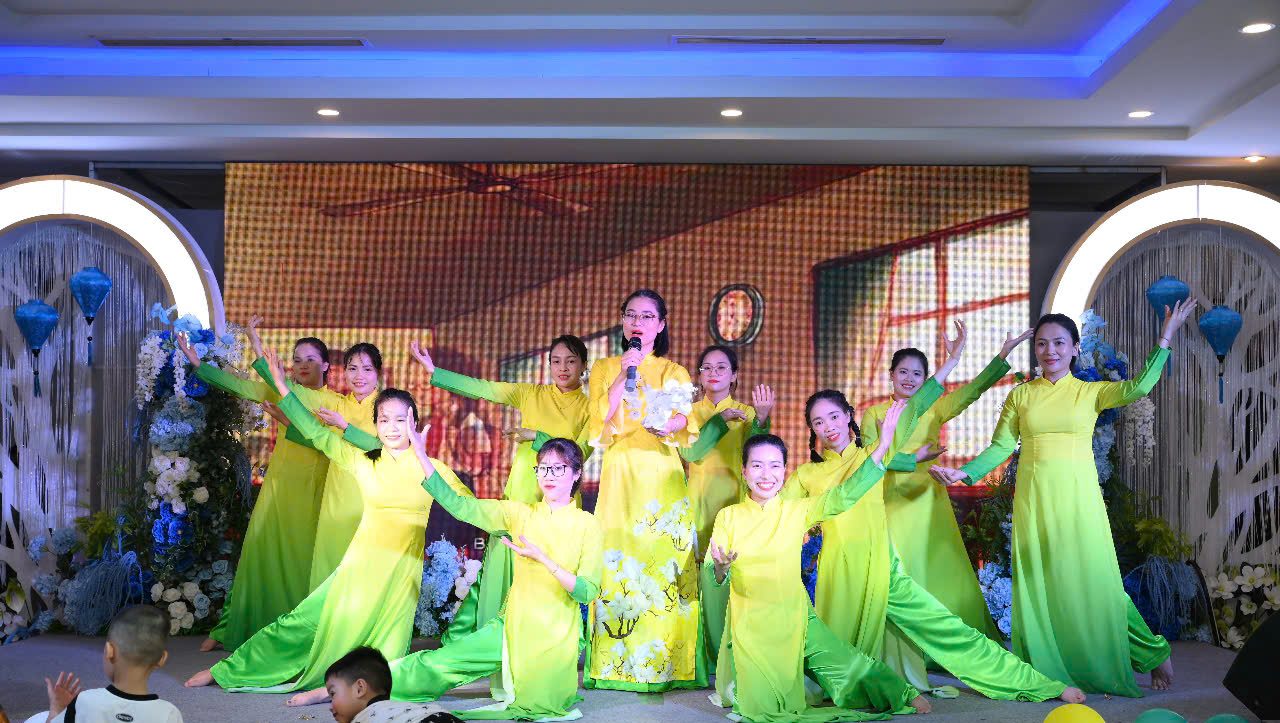VĂN NGHỆ"GIAI ĐIỆU QUÊ HƯƠNG LẦN 2'' 17 z6826336001293 b4d32a9864dddbbdb3a17e92fba29c24 e1758937389748