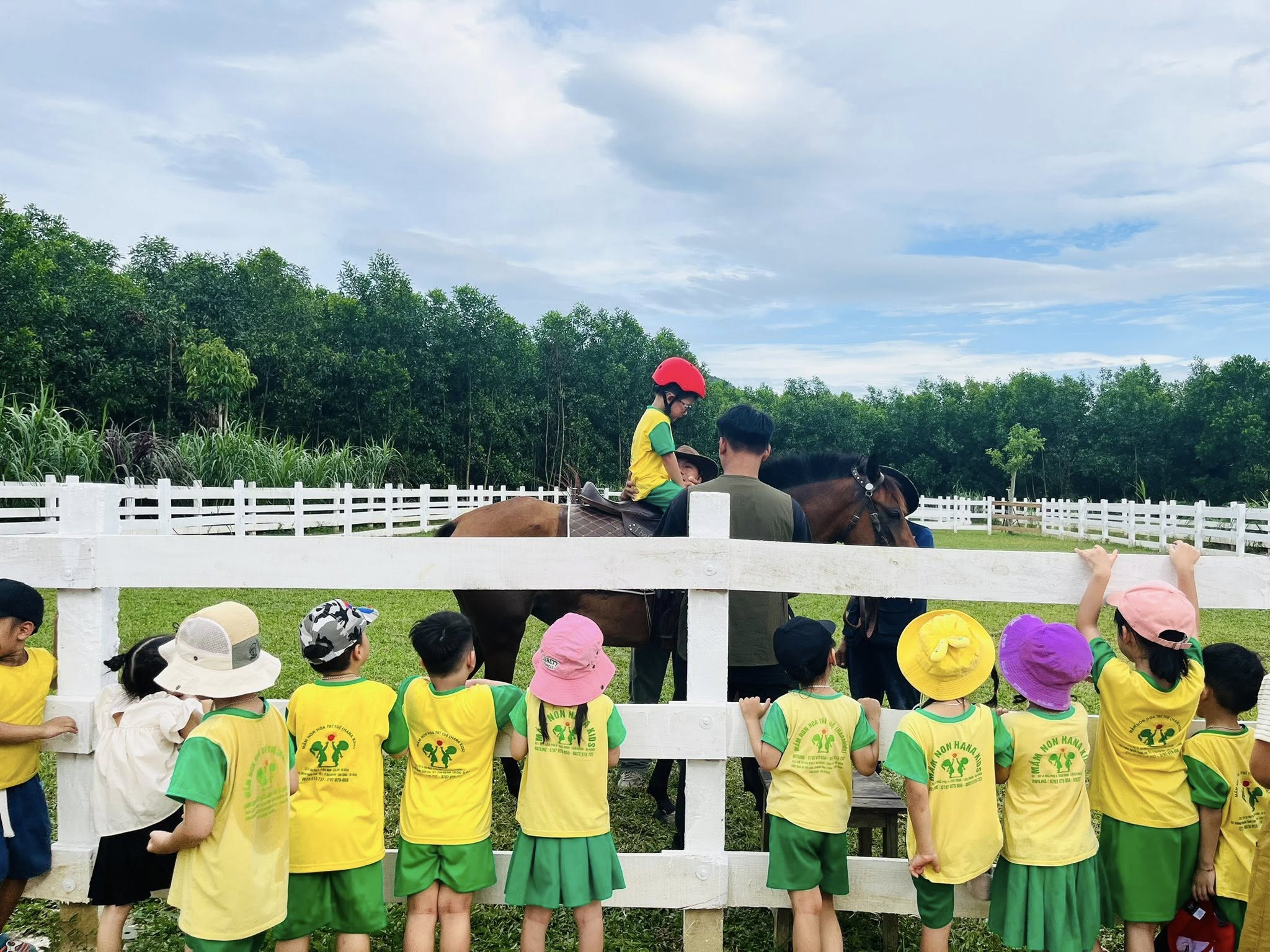 Hoạt động dã ngoại tháng 7/2025 tại "The farm'' 4 525617377 1355095113286113 4847117931610282296 n