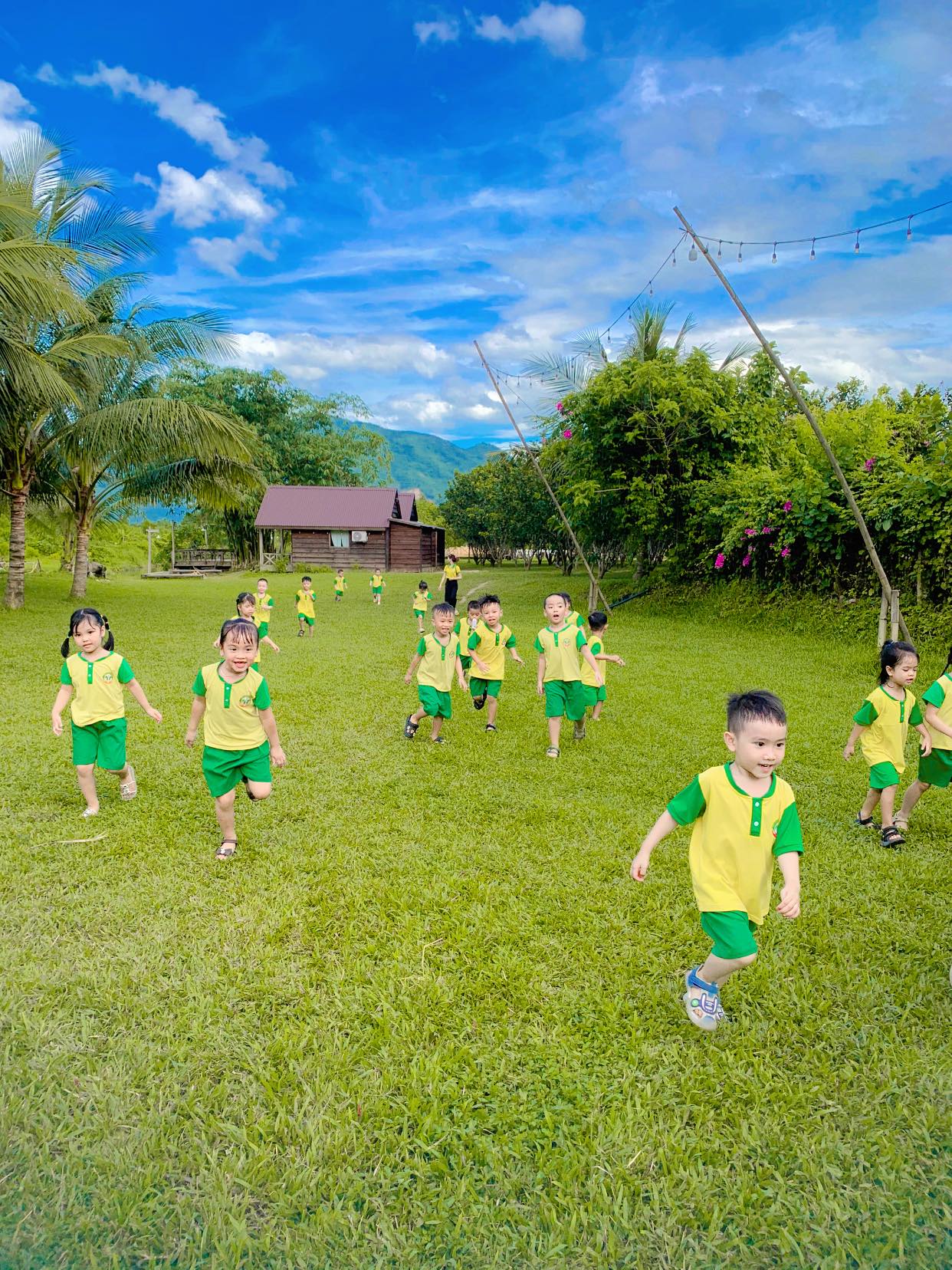 Hoạt động dã ngoại tháng 7/2025 tại "The farm'' 16 528613806 1915412122525625 5863301426982742865 n