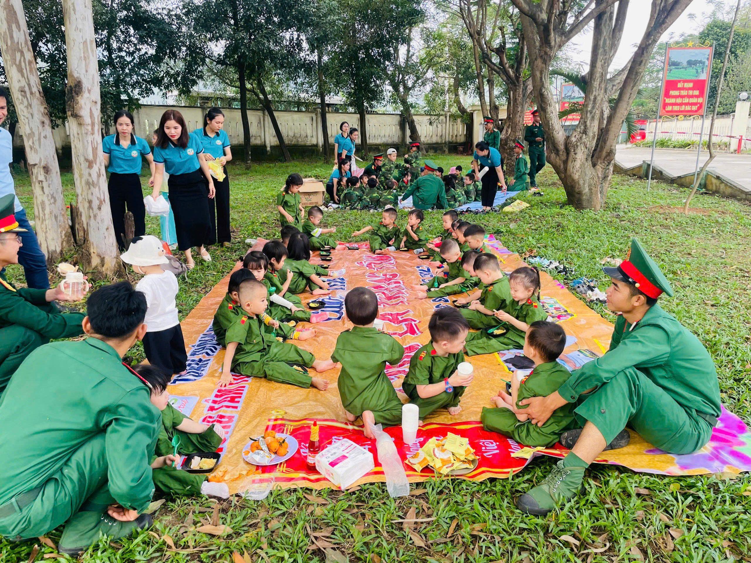 HOẠT ĐỘNG TRẢI NGHIỆM BÉ LÀM CHÚ BỘ ĐỘI VÀ THAM QUAN ĐƠN VỊ 409 25 z7323899113130 426e475366e358325ce0b4aabaa1ca52 scaled