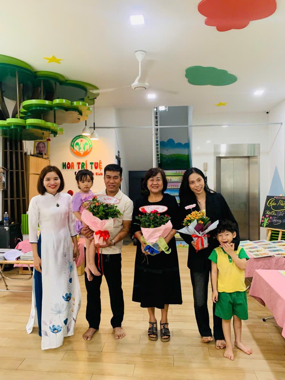 HỘI THI VẼ TRANH “VẼ HOA TẶNG MẸ” – TRÀN NGẬP YÊU THƯƠNG TẠI MẦM NON HOA TRÍ TUỆ 12 z7592420455394 c49291cc9ab48ec210b27fbb3262bd56